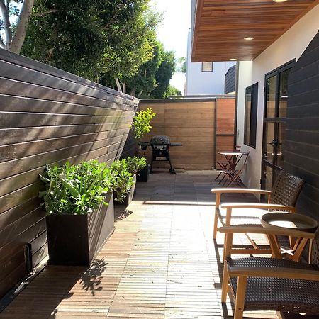 Venice Beach Studio With Large Private Patio Steps To The Beach Лос Анджелис Екстериор снимка