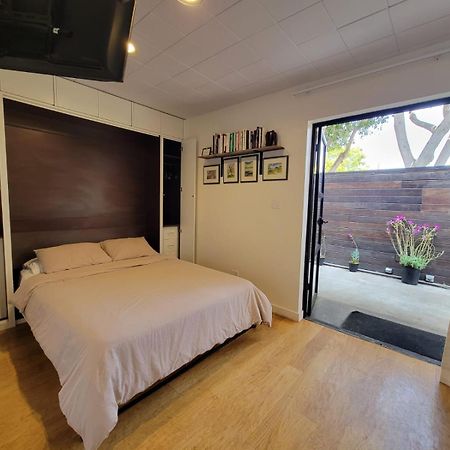 Venice Beach Studio With Large Private Patio Steps To The Beach Лос Анджелис Екстериор снимка