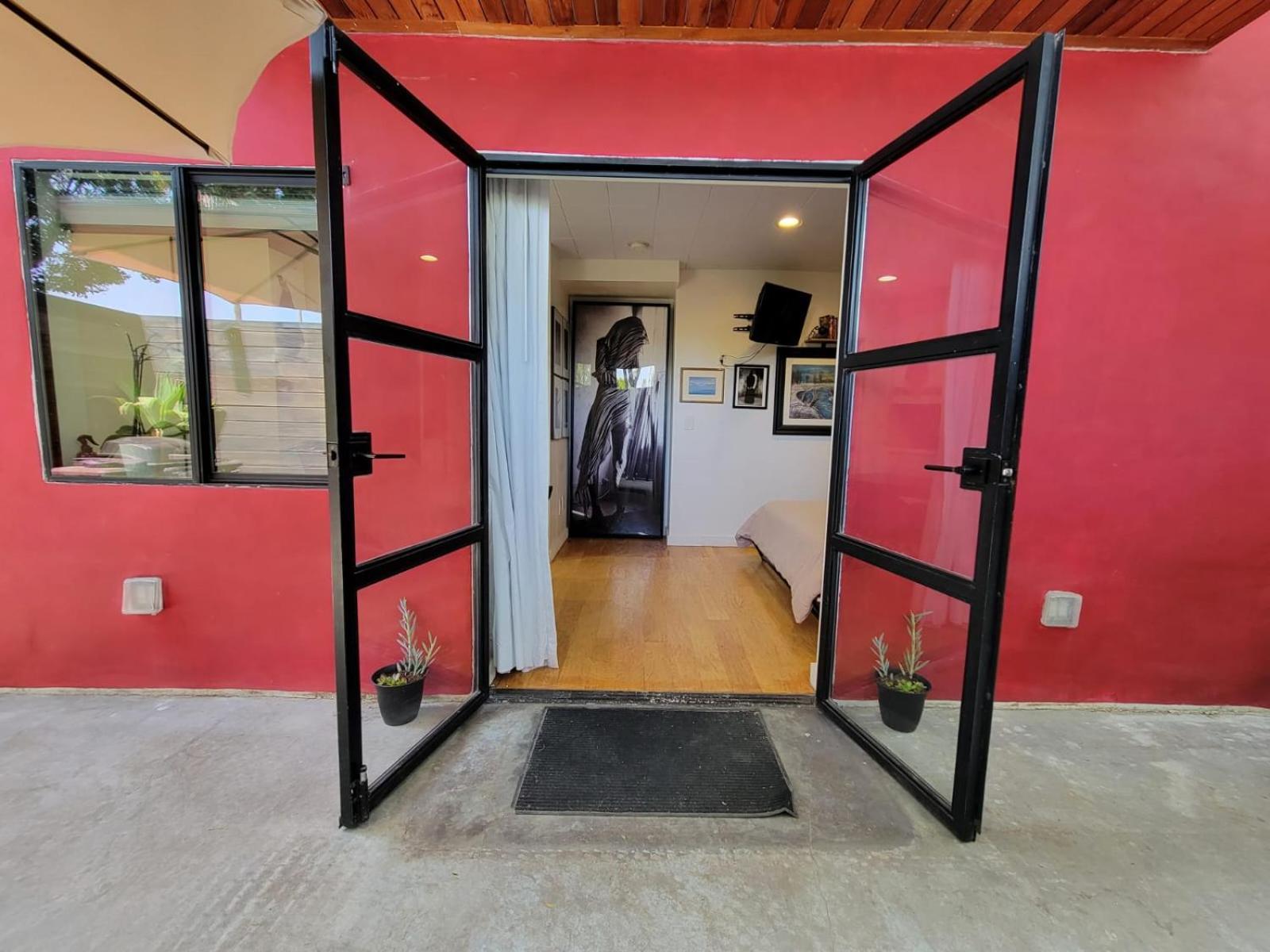 Venice Beach Studio With Large Private Patio Steps To The Beach Лос Анджелис Екстериор снимка