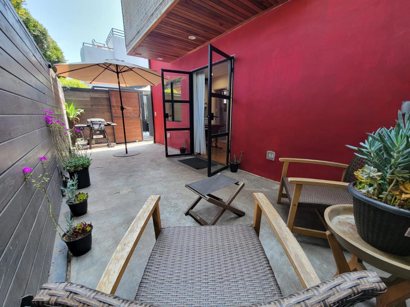 Venice Beach Studio With Large Private Patio Steps To The Beach Лос Анджелис Екстериор снимка
